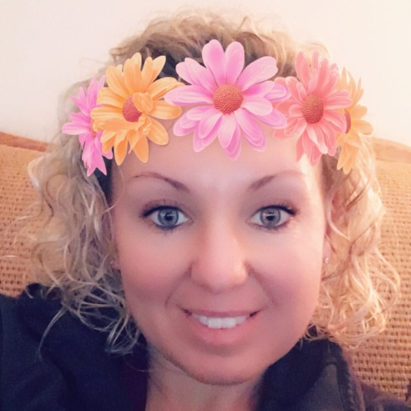 Meet your Posher, Lindsay - Picture 2 of 3